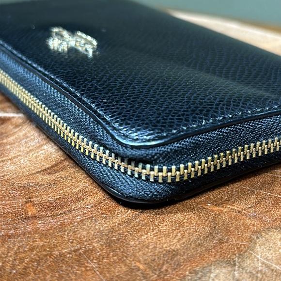 COACH Crossgrain Leather Zip Around Small Wallet/Wristlet - Picture 7 of 12